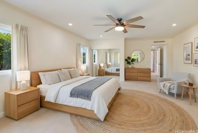 MOTIVATED SELLER! PRICE REDUCED!! Tucked behind a private gate - photo 9