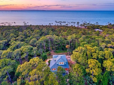 Stunning panoramic bay views from this jewel box custom home on - photo 3