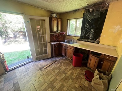 Two bedroom, one bath cottage on an amazing pastoral setting on - photo 6