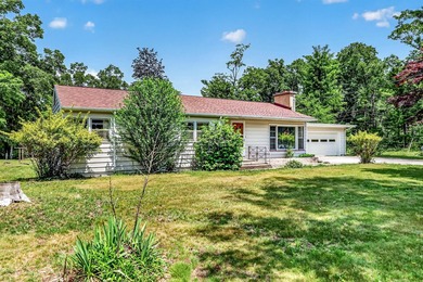 Built in 1955 and loved by the same family, this charming - photo 1