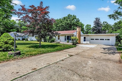 Built in 1955 and loved by the same family, this charming - photo 3