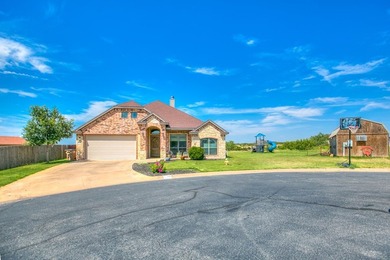 Step into this stunning 4-bedroom, 2-bathroom home with over 2 - photo 8