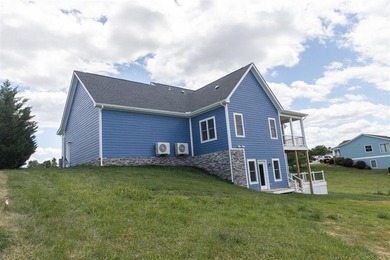 Modern farmhouse, 4 Bed 3 Bath, minutes from historic downtown - photo 5