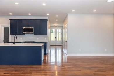 Modern farmhouse, 4 Bed 3 Bath, minutes from historic downtown - photo 9