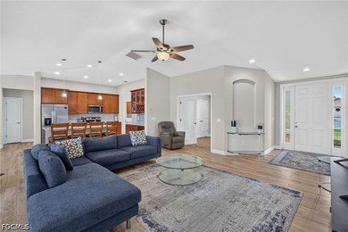 Quality construction, thoughtful upgrades, and a prime Southwest - photo 4
