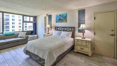 Life really is better in the Shores! Welcome to an incredible - photo 3