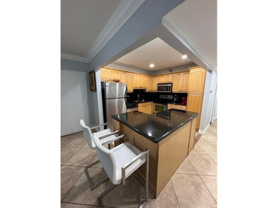 Beautiful 2 bedrooms 2 full bathrooms completely renovated. The - photo 4