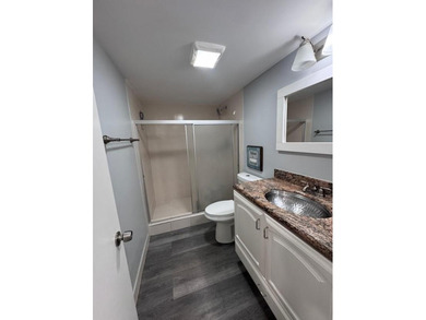 Beautiful 2 bedrooms 2 full bathrooms completely renovated. The - photo 7