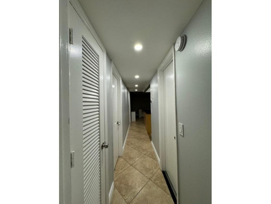 Beautiful 2 bedrooms 2 full bathrooms completely renovated. The - photo 10