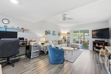 Welcome to easy Florida living in this beautifully maintained - photo 11