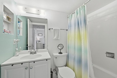 Welcome to easy Florida living in this beautifully maintained - photo 24