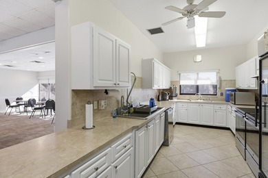 Welcome to easy Florida living in this beautifully maintained - photo 39