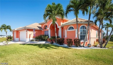 Luxury Waterfront Estate on a Rare Triple Lot - Fully Furnished - photo 1