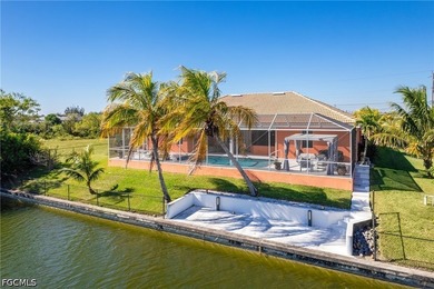 Luxury Waterfront Estate on a Rare Triple Lot - Fully Furnished - photo 7