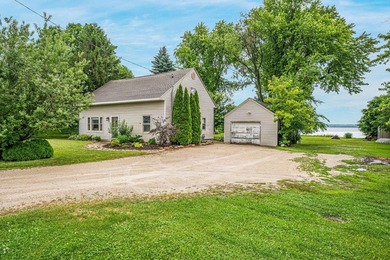 Lake Winnebago Home For Sale in Fond DU Lac Wisconsin