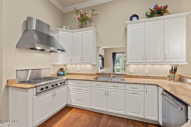 Welcome to your own private estate, where luxury, tranquility - photo 8