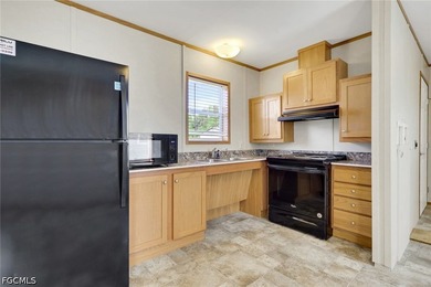 Situated on over half an acre, this pristine three-bedroom - photo 4
