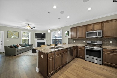 Like-new construction in one of the most sought-after sections - photo 11