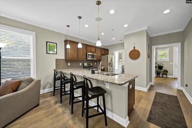 Like-new construction in one of the most sought-after sections - photo 12