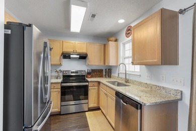 Wonderful two bedroom townhome in sought after Beresford Commons - photo 8