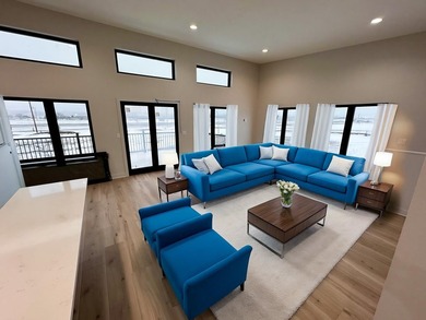 Welcome to luxury living redefined in Lakeshore Estates!! - photo 3