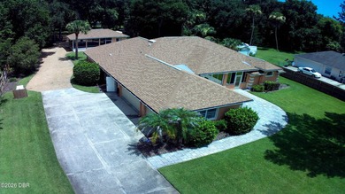 **Space. Privacy. Endless Possibilities.** Properties like this - photo 2