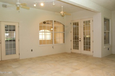 **Space. Privacy. Endless Possibilities.** Properties like this - photo 5