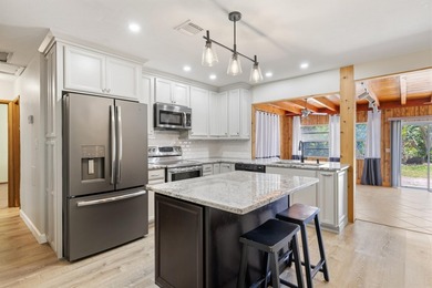 This inviting 2-bedroom, 2-bath Lakewood Park home blends - photo 7