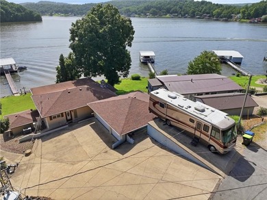 Experience the ultimate Lake of the Ozarks lifestyle at this - photo 2