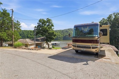 Experience the ultimate Lake of the Ozarks lifestyle at this - photo 6