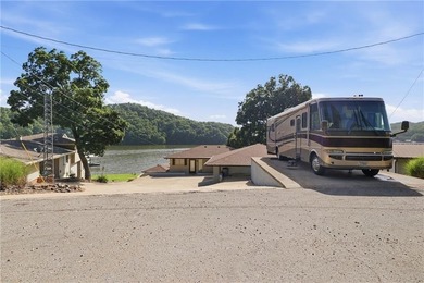 Experience the ultimate Lake of the Ozarks lifestyle at this - photo 7