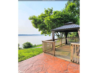 (private lake, pond, creek) Home For Sale in Keokuk Iowa