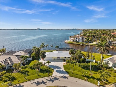 Caloosahatchee River Home For Sale in Cape Coral Florida
