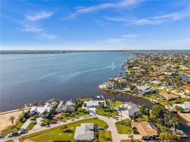 Welcome to 1600 Edith Esplanade, where breathtaking panoramic - photo 4