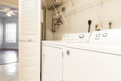 This beautiful corner residence is nestled in a quiet cul-de-sac - photo 10