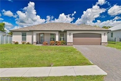 Beautiful 4-bedroom, 2-bath home built in 2021 and offering 1 - photo 2