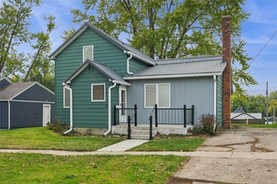 Red Rock Lake Home For Sale in Knoxville Iowa