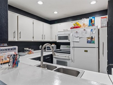 Great opportunity for a first-time homebuyer or investor. This - photo 12