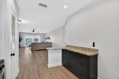 BOATER'S PARADISE ON THE INTERCOASTAL! Beautifully updated - photo 14
