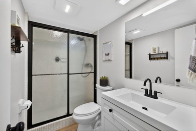 BOATER'S PARADISE ON THE INTERCOASTAL! Beautifully updated - photo 18