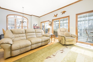 Beautiful 3 bed/2.5 bath waterfront home on Long Island - photo 22