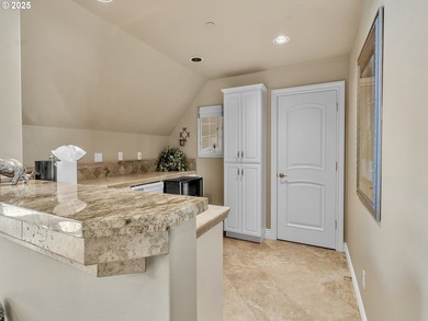 Deer Creek Estate: A rare sanctuary offering main-level living - photo 29