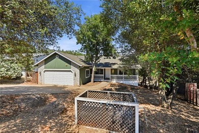 Ideally located on coveted North Shore Drive, just up the road - photo 31
