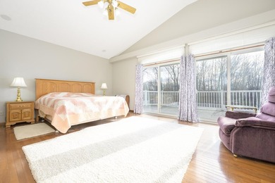 Beautiful 3 bed/2.5 bath waterfront home on Long Island - photo 31