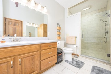 Beautiful 3 bed/2.5 bath waterfront home on Long Island - photo 33