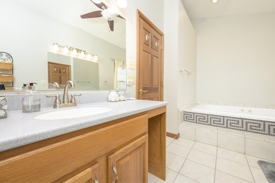 Beautiful 3 bed/2.5 bath waterfront home on Long Island - photo 34