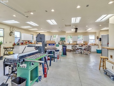 Deer Creek Estate: A rare sanctuary offering main-level living - photo 37