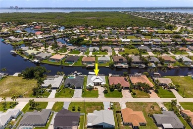 GULF ACCESS, CUSTOM BUILT HOME. COVERED 10,000-LB BOAT LIFT - photo 2