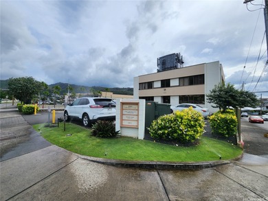 Well-maintained 3-story, multi-tenant, walk-up office building - photo 9