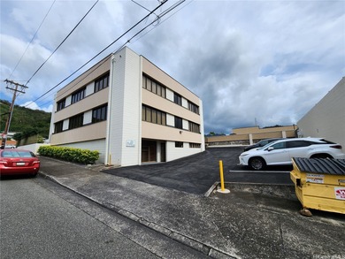 Well-maintained 3-story, multi-tenant, walk-up office building - photo 10